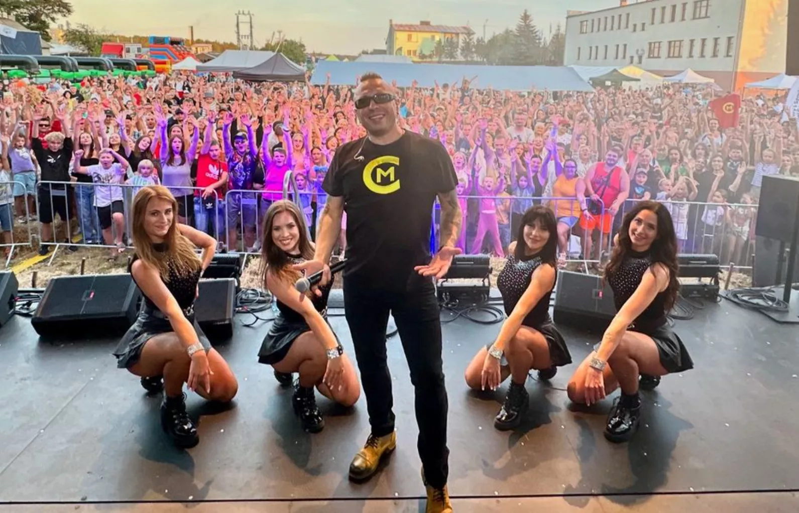 Czadoman przeszedł samego siebie?! Koncertowe szaleństwo gwiazdy disco polo! Zobacz, co działo się na ostatnim występie wakacji! | VIDEO
