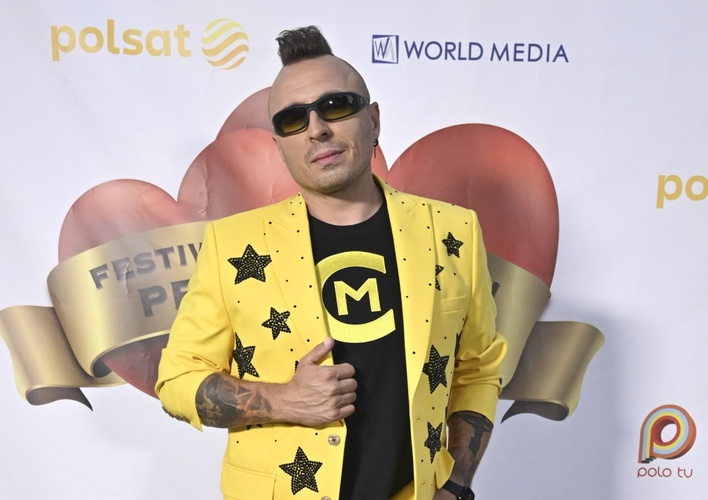 Czadoman w zaskakujących stylizacjach na Festiwalu Weselnych Przebojów 2025 przyciągnął wszystkie spojrzenia