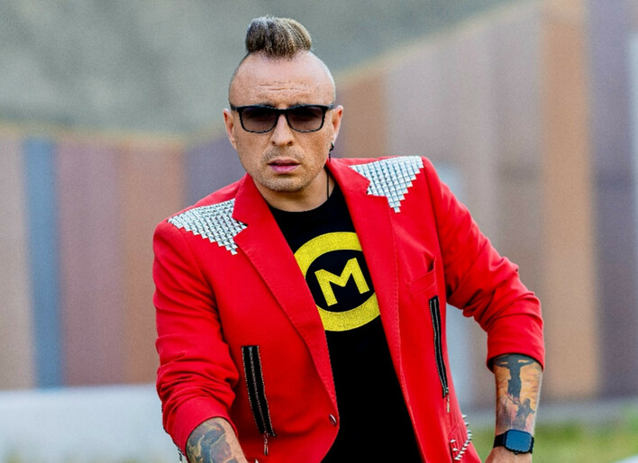 Czadoman zachwyca na żywo! Paweł Dudek z utworem „Na końcu świata” rozgrzewa publiczność | VIDEO

