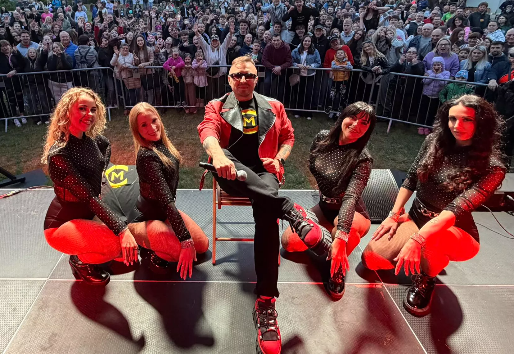 Czadoman zagrał w Plichtowie i pokazał zdjęcie z tłumu