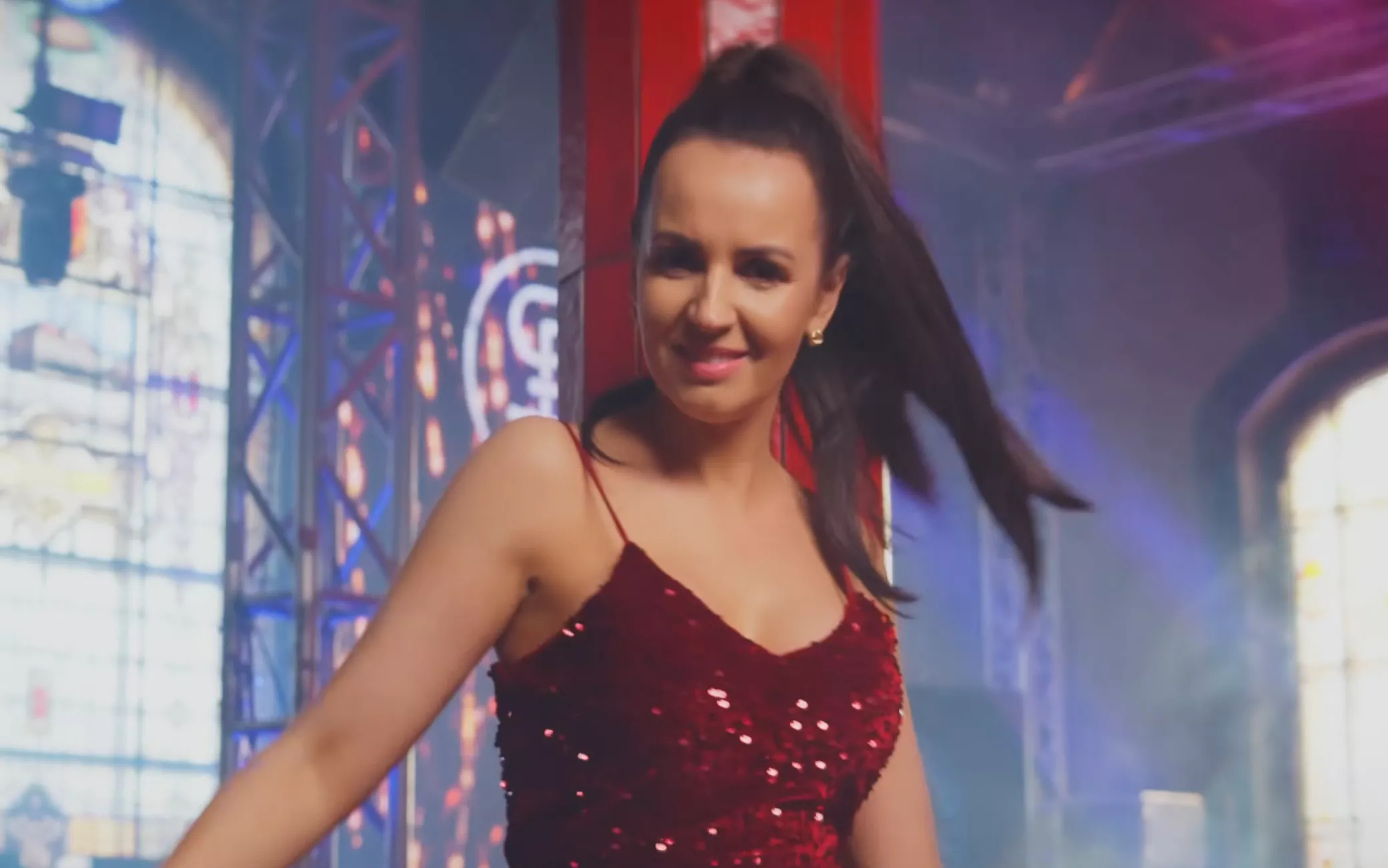 Czadowa Mamuśka i „Tak bardzo chciałam” robią zamieszanie po premierze! Komentarze pod teledyskiem mówią jedno!