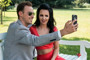 Czadowa Mamuśka z nowością pt. "Narysuj nasz świat" | VIDEO