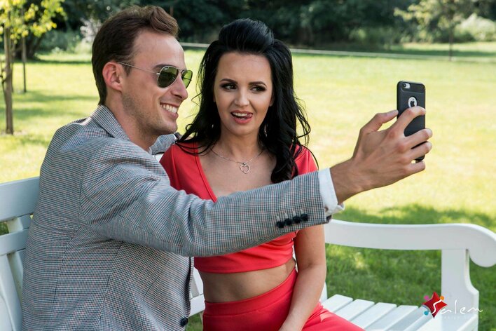 Czadowa Mamuśka z nowością pt. "Narysuj nasz świat" | VIDEO