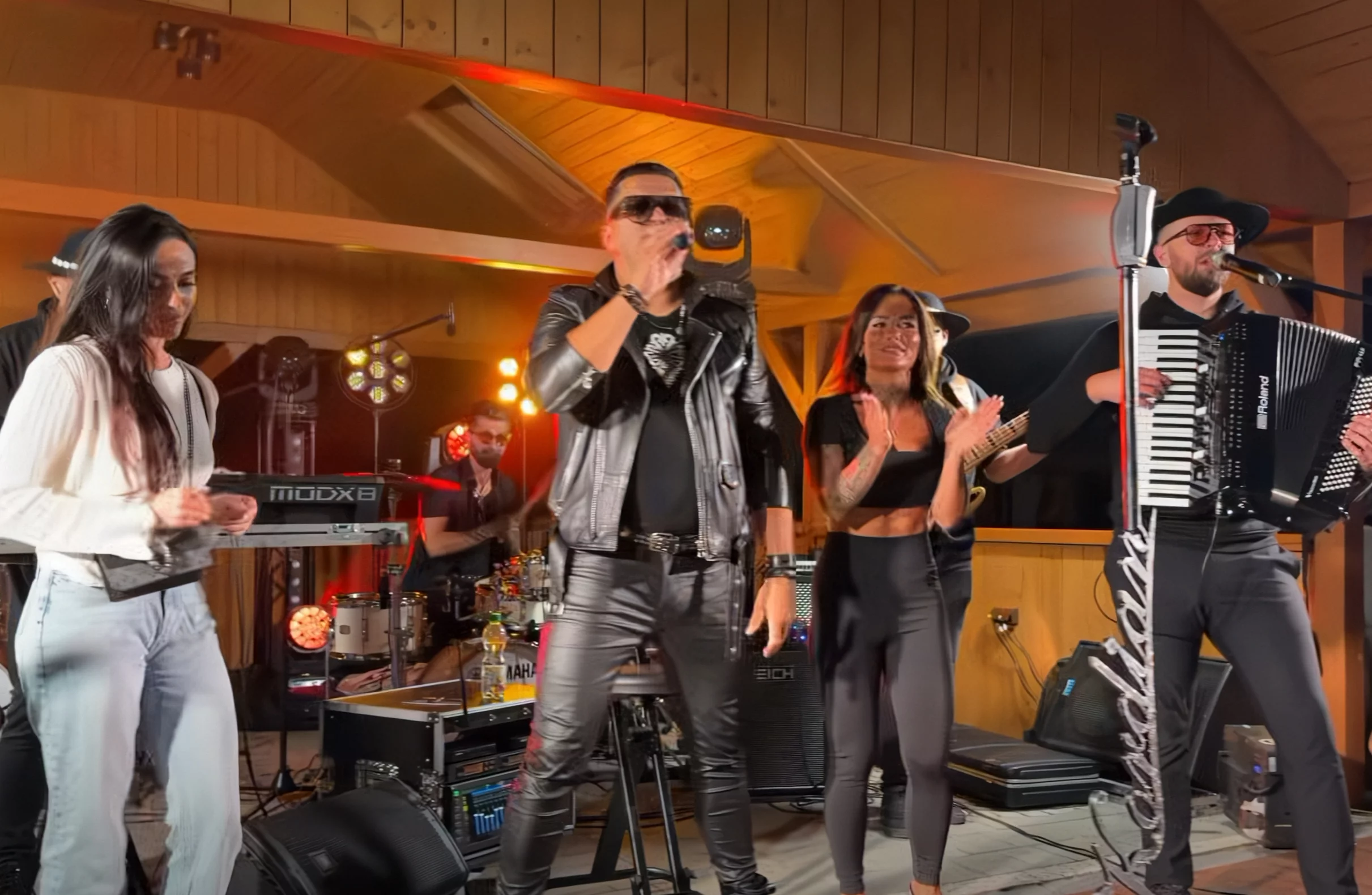 Czy Kordian to numer jeden w disco folk? Piątkowy koncert w Słuszewie mówi sam za siebie