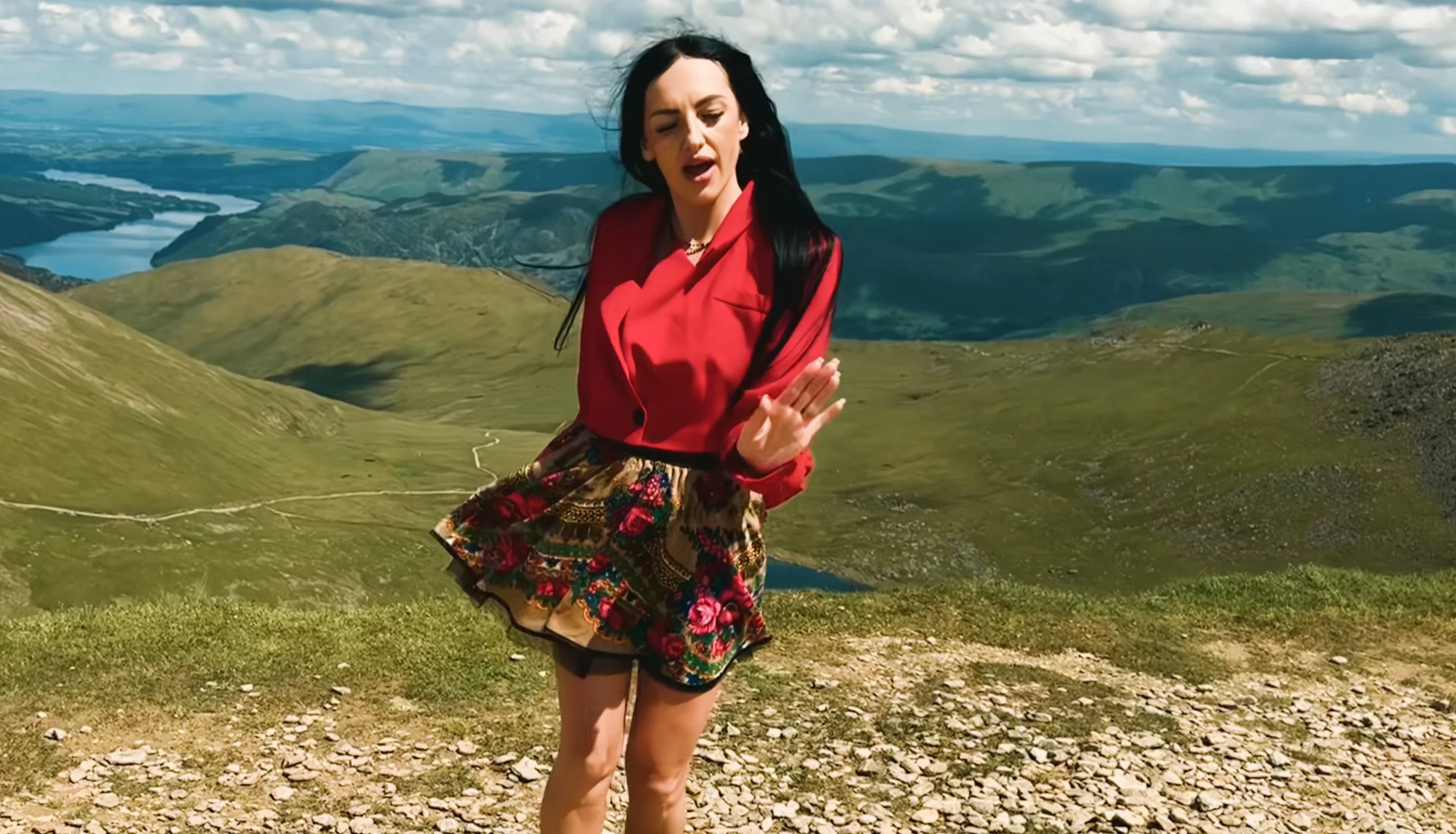 Czy „Oj Dana Dana" Pauliny Basy to hit lata? Nowy singiel disco polo już robi zamieszanie!