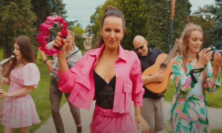 „Czy pamiętasz” od Czadowej Mamuśki to taneczna premiera i strzał w dziesiątkę?