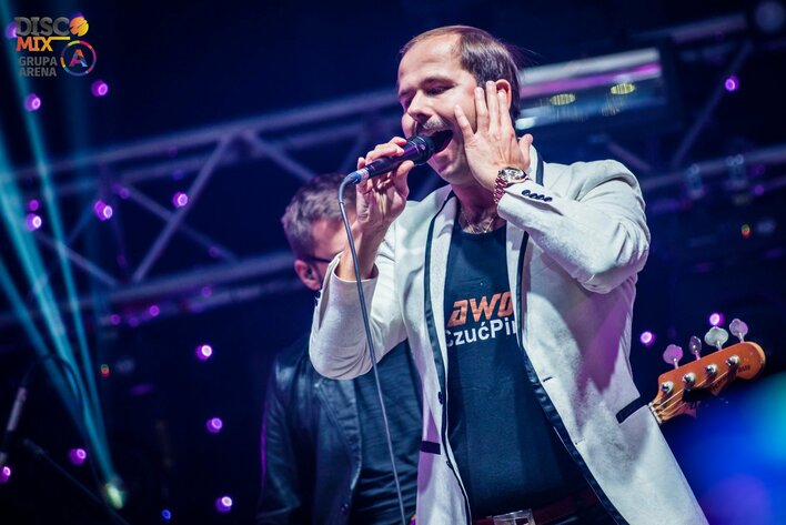 Sławomir gra z playbacku? Internauci sprawdzają | zobaczcie VIDEO 