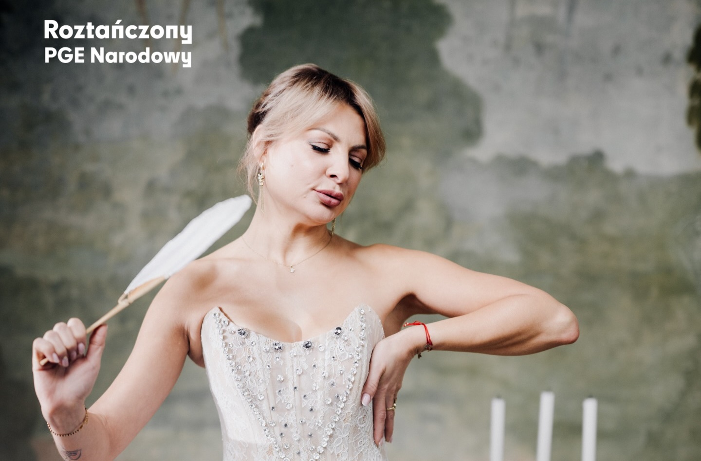 Czy to najlepsza stylizacja Magdaleny Narożnej? Nowe zdjęcia wokalistki Piękni i Młodzi robią wrażenie