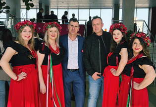 Czy w disco polo są artyści pełniący funkcję sołtysa. Robert Klim ze Spike zadał internautom pytanie po wydarzeniu w Białymstoku