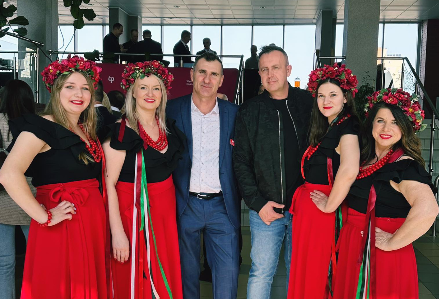 Czy w disco polo są artyści pełniący funkcję sołtysa. Robert Klim ze Spike zadał internautom pytanie po wydarzeniu w Białymstoku