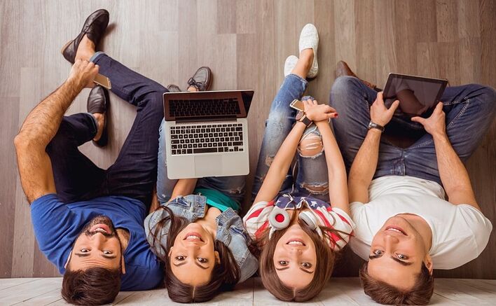 Czy z imprezowego kawałka można zrobić jeszcze bardziej imprezowy kawałek? Oczywiście, że tak! Znany producent muzyczny pokazał jak!