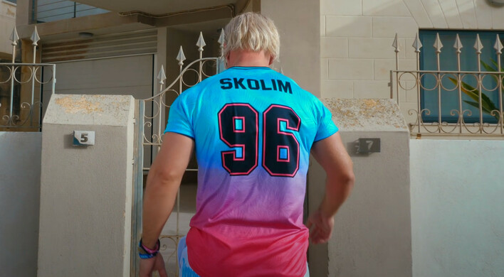 ”Daj mi jedno słowo” szturmem zdobywa YouTube! Skolim liderem muzyki tanecznej w Polsce