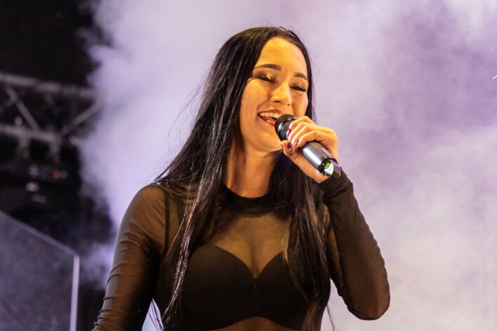 Szok wśród fanów Daj To Głośniej?! Emilia Sanecka ma partnera, jest zaręczona i wychowuje dziecko!