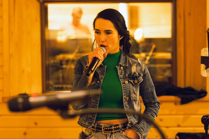 Daj To Głośniej zaskakuje: Premiera singla ”Wesele w Dubaju” i zapowiedź drugiej płyty!