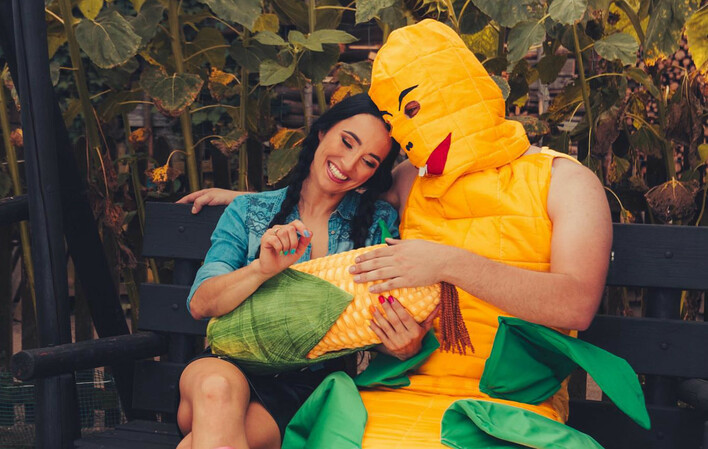 Daj To Głośniej podbijają POLSKĘ hitem „Ze wsi dziewczyna„! Ten teledysk to arcydzieło?! 