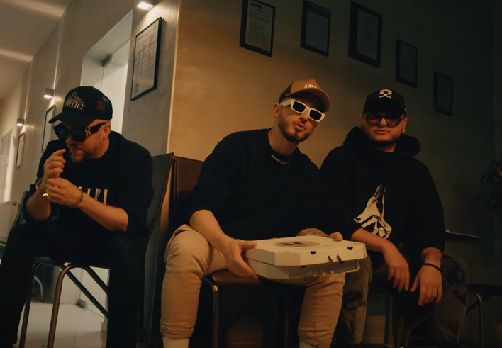 Gwiazdy disco polo w centrum wielkiego melanżu! Policja, kobiety i najlepsza muza czyli PREMIERA ”Dawaj tu byku na melanż”! Łobuzy zdeklasują konkurencje?!