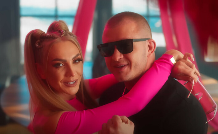 Dawid i Joanna Narożni nokautują konkurencję! „Przytul mnie jak dawniej” deklasuje inne hity
