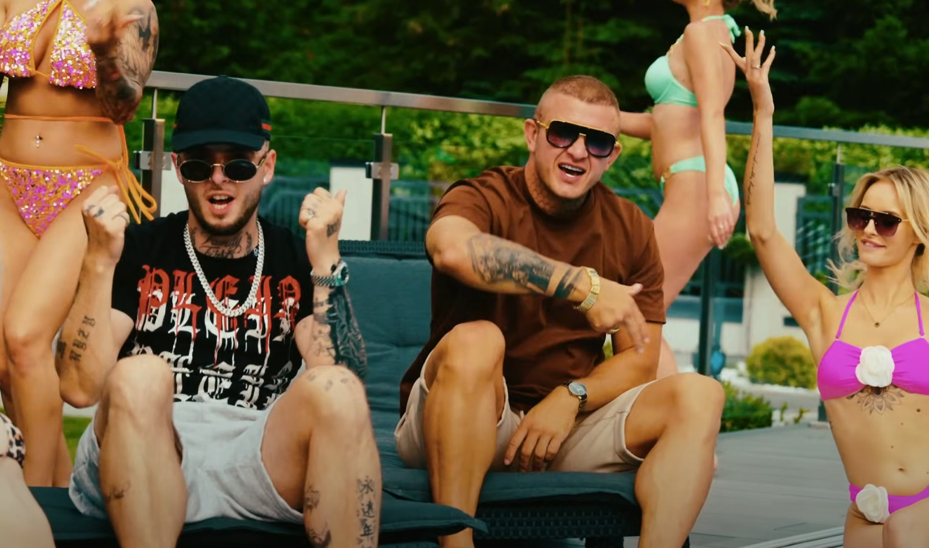 Dawid Narożny i Rizi Papi zaskakują duetem „Mini (Ej Lolita)” – to może być piosenka lata 2025! Licznik oszalał! 

