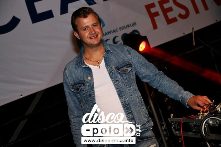 Dawid Narożny ma dzisiaj urodziny! Piękni i Młodzi świętują - Sto lat! 