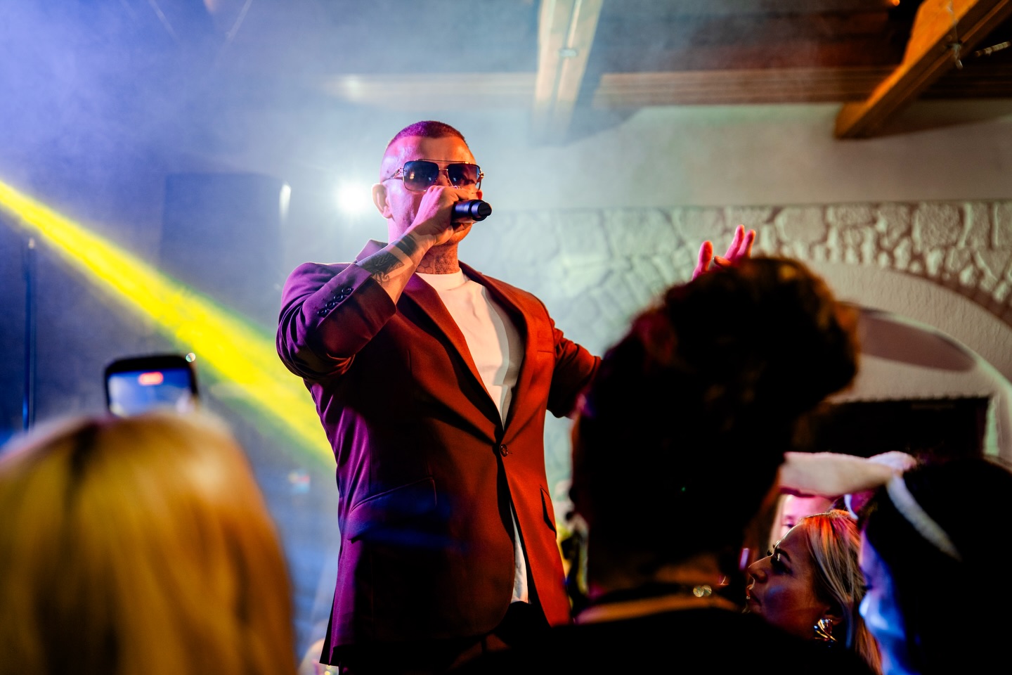 Dawid Narożny najlepszy w branży? Jego koncerty i przeboje przyciągają tłumy