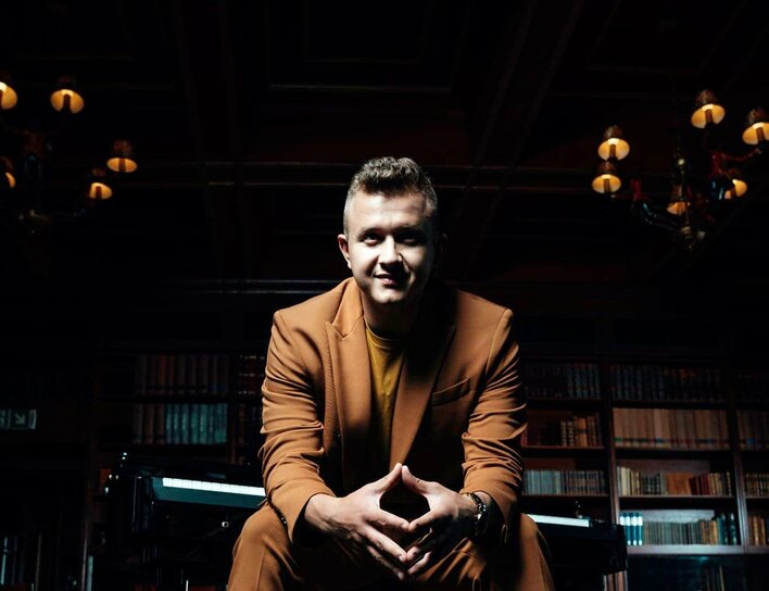 Dawid Narożny prosi o pomoc. Gwiazdor disco polo walczy o życie dziecka!