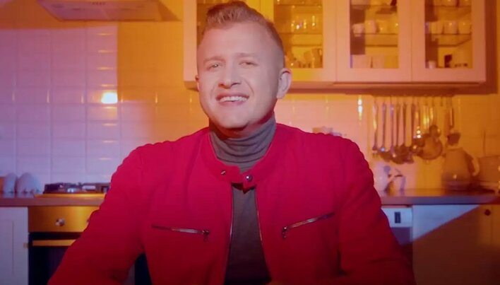 Dawid Narożny znów na ustach wszystkich! Tym razem chodzi o nietypowy utwór!