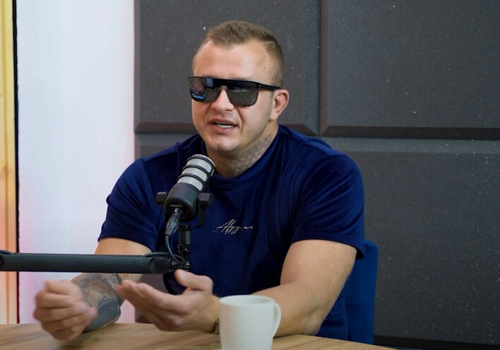 Dawid Narożny ujawnia kulisy kariery! Projekt Piękni i Młodzi nie miał koncertować?! Wokalista szczerze o prawach i sukcesie!