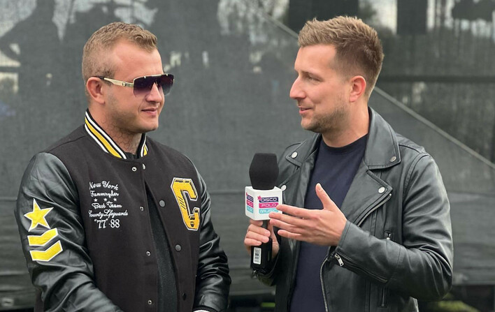 Dawid Narożny z Pięknych i Młodych - zaliczył WPADKĘ na Scenie! Zobacz nagranie