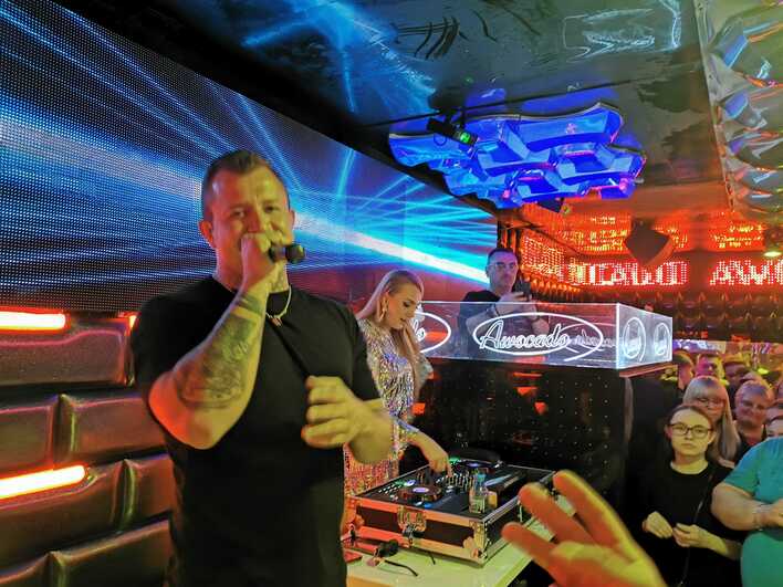 Dawid Narożny zaśpiewał na żywo: „Ona jest taka cudowna„ w nowej odsłonie!

