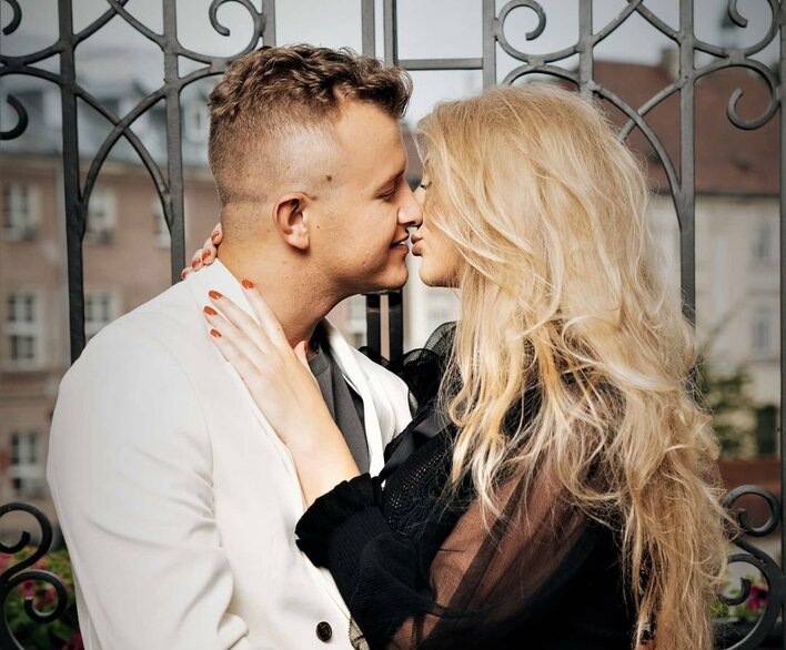 Dawid Narożny zdradził termin porodu swojej ukochanej! Gwiazdor disco polo odlicza dni do narodzin syna!