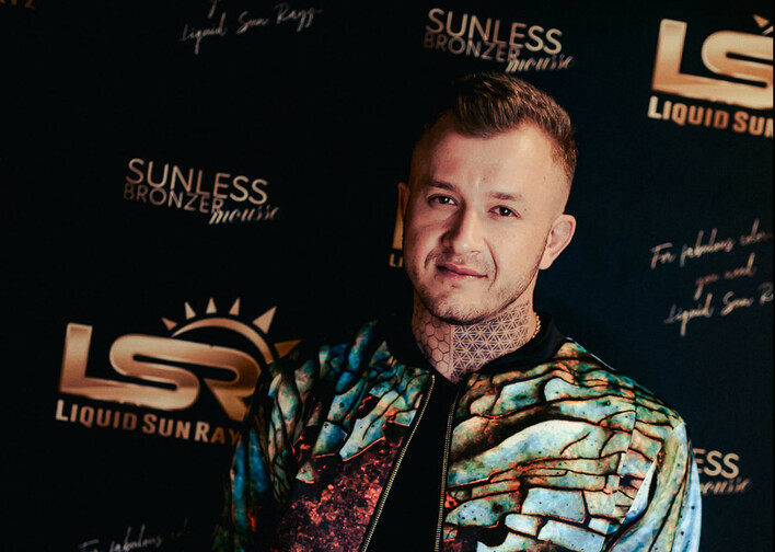 Totalnie puściły mu hamulce! Dawid Narożny krytykuje miliony Polaków „to jest pie**olenie„