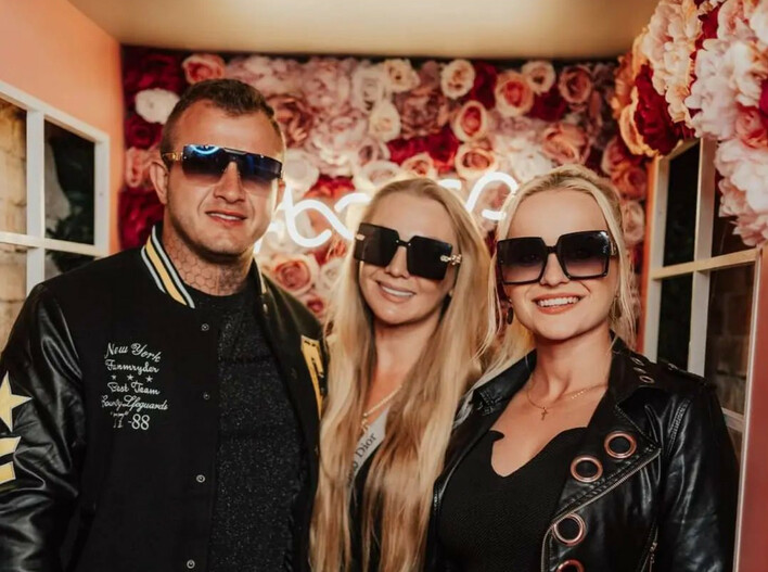 Dawida Narożnego i Agbe z hitem „Ona działa na mnie jak„ podbili YouTube – ile naprawdę zarobili na HITOWYM kawałku? Tysiące! 