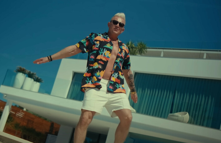 Dbomb z nowym brzmieniem! Jego nowość pt. „Tak magnetycznie„ to prawdziwy hicior!