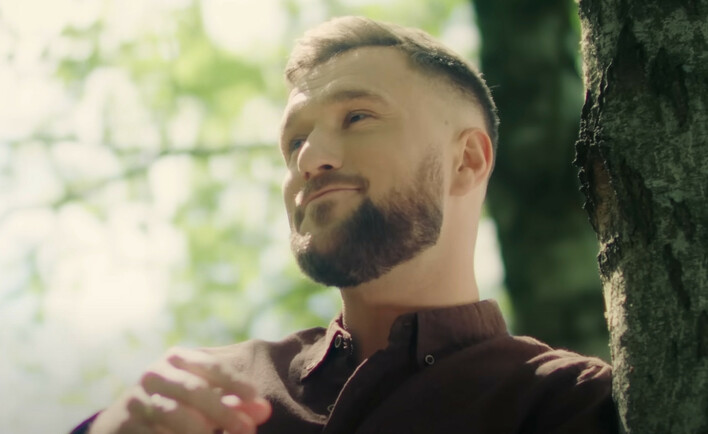 Defis milionerem?! Nowy singiel zespołu podbija serca fanów. Fani „tym razem przeszli samych siebie„
