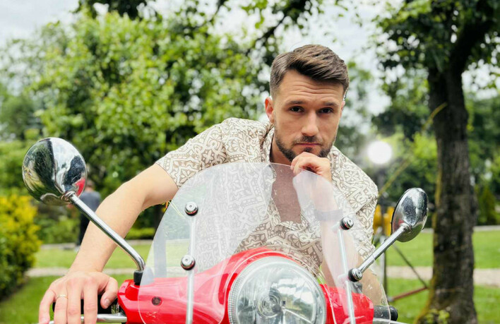 Defis z nowością ”Te piękne oczy”! Teledysk powstał w wyjątkowym miejscu i ma niesamowity klimat