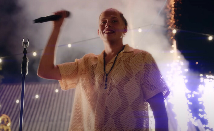 Dejw prezentuje singiel „Efekt motyla”. Letnia premiera zespołu Dawida Kuleszy podbija scenę disco