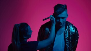 Dejw z gorącą premierą pt. "Uno Momento" | VIDEO 