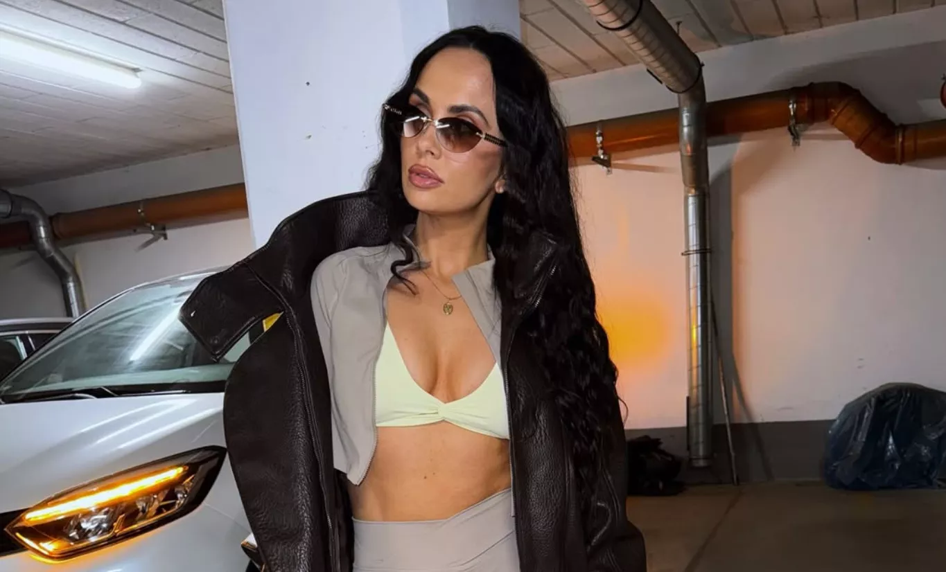 Dekolt, odsłonięty brzuch i skóra. Młoda gwiazda disco polo wygląda zjawiskowo!