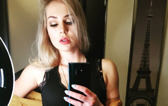 Dekolt wokalistki disco polo wymknął się spod kontroli?! Bardzo odważne zdjęcie krąży w sieci! 