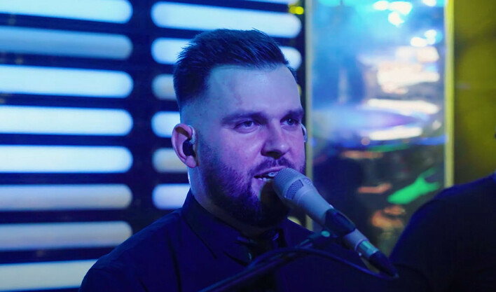 Demeters w wielkim HICIE „Jak się bawią ludzie„! Tak gwiazdy disco podbijają internet! To brzmi lepiej niż oryginał? 