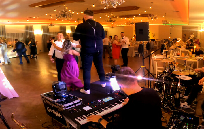 Demeters zachwycają coverem hitu „Gdzie się podziały tamte prywatki„ na żywo! Kultowy HIT podbija sieć w nowej odsłonie!
