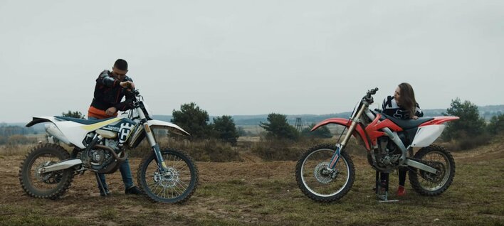 Disco polo na torze motocrossowym! Grupa Zorka w premierowej produkcji "Dam Ci Gwiazdy"!