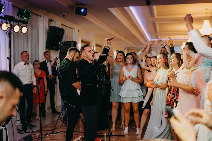 Disco polo niespodzianką wieczoru! Ten występ zaskoczył wszystkich gości weselnych! 