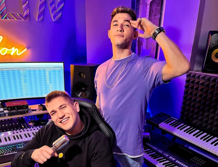 Kamil Kossakowski i Medusa we wspólnej produkcji disco polo! Chcą roznieść branże!  