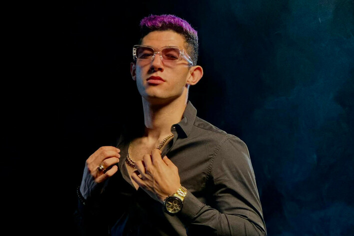 DiscoBoys na wakacjach: Kamil Kossakowski chwali się formą fizyczną! Niezłe ciacho!

