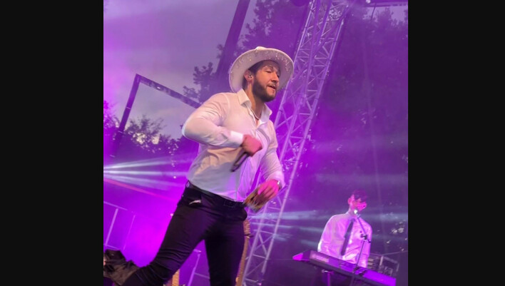 DiscoBoys podbijają lato nowym hitem „Holiday„! Zobacz VIDEO z koncertu!
