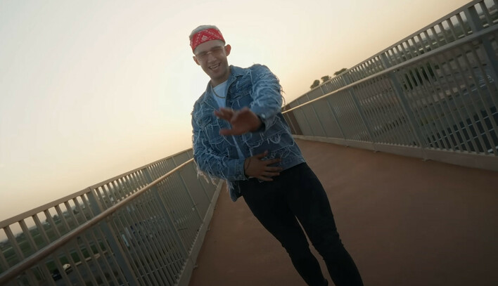 DiscoBoys z długo wyczekiwaną premierą ”Tylko z nią” – wakacyjny przebój już podbija scenę disco polo!

