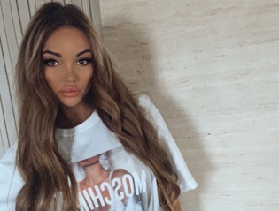 Długie nogi ślicznej gwiazdeczki disco polo zachwycają internautów! Artystka wygląda jak Barbie! 