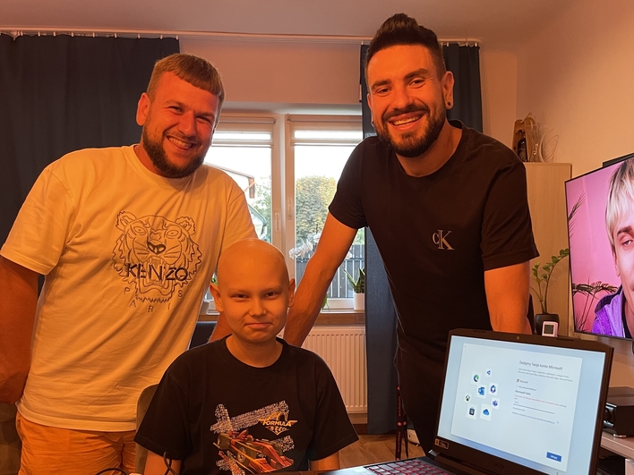 Dobro wraca! Mateusz i Przemek z Malibu i Konrad Shantel pokazali wielkie serce dla chorego Kacpra!