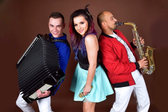 Doszło do rozłamu? Gwiazdy disco polo zrezygnowały ze swojej nazwy! Wszystko przez rozterki życiowe! 